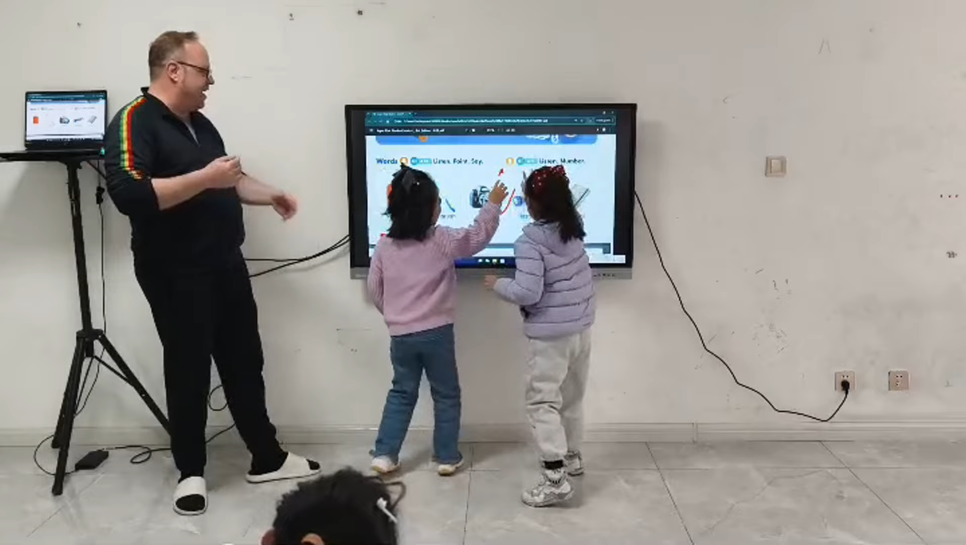 The Benefits of HKMLC Smart Board Schedule for Educators