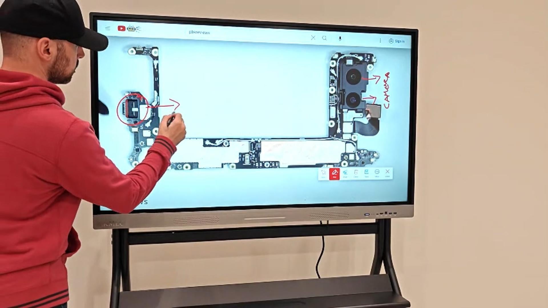 Interactive Screens: Learning and Collaboration Redefined – HKMLC Smart ...