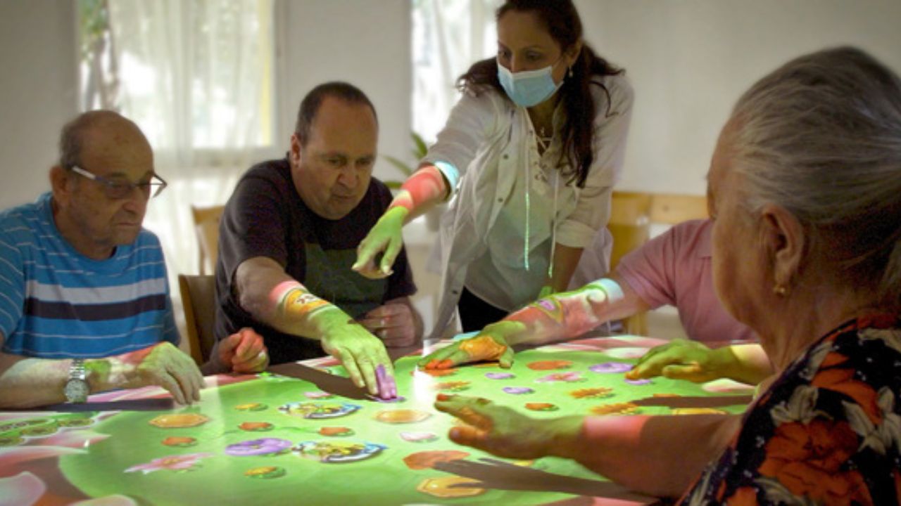 The Projector Interactive: Also a New Kind of Interactive Entertainmen ...