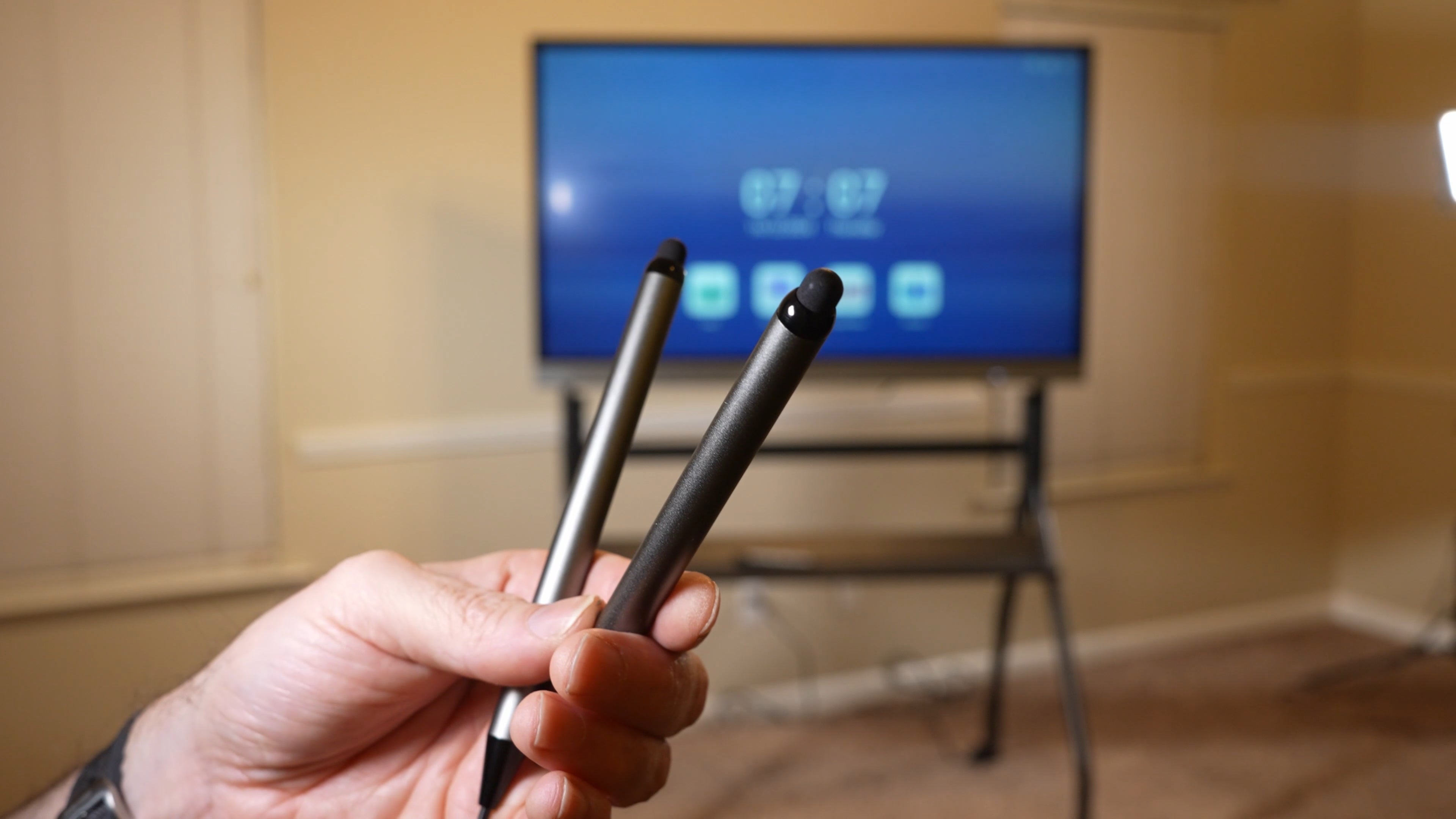 How to Use the HKMLC Smart Board Pen for Creative Design